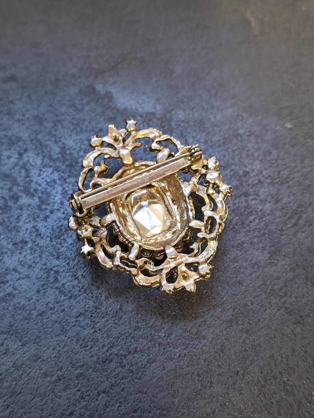 Vintage Emerald Green Statement Brooch | Faux Pearl & Crystal Accent Brooch - Picture 3 of 5
